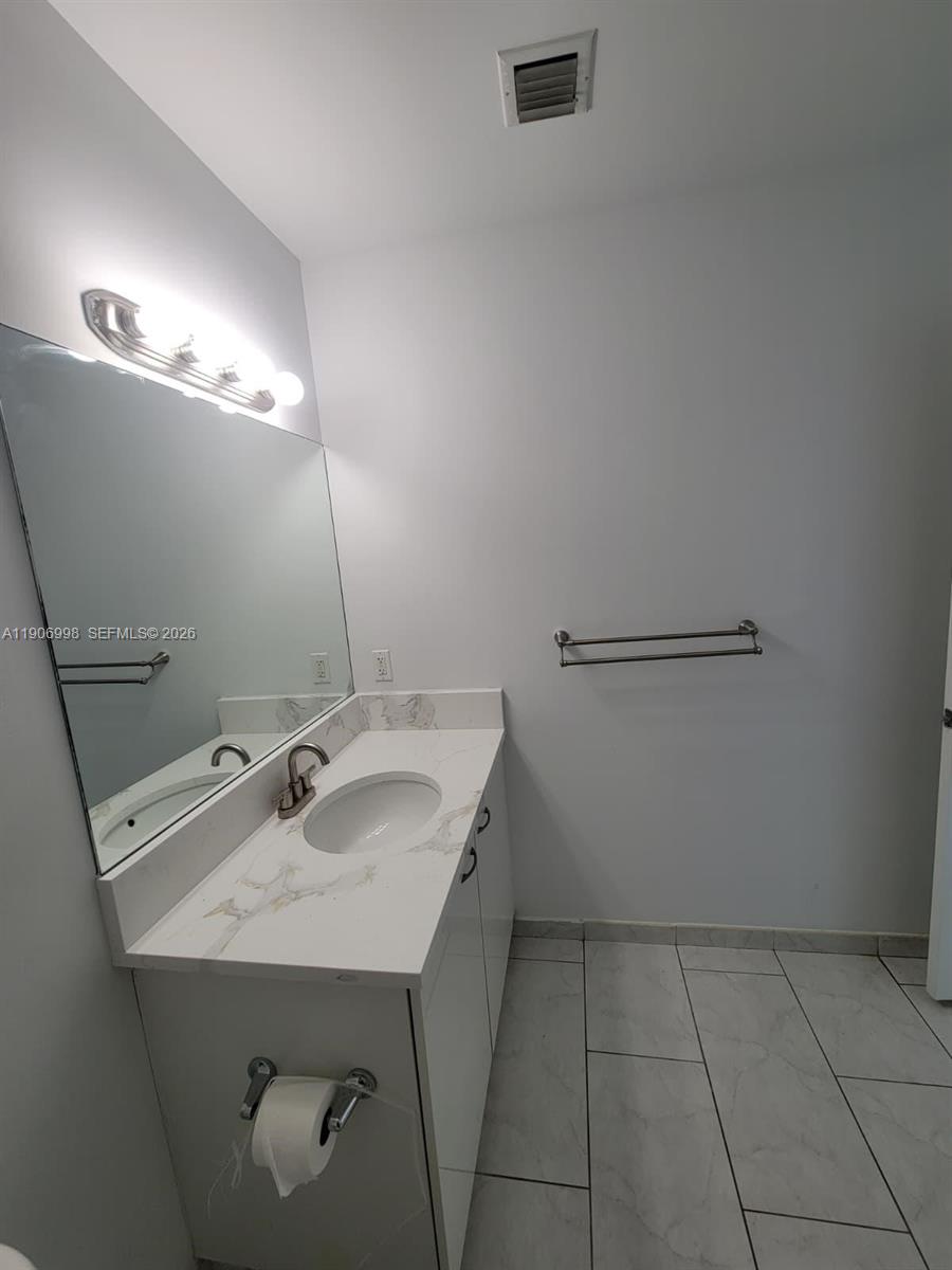 133 NE 2nd Ave #2415, Miami FL 33132