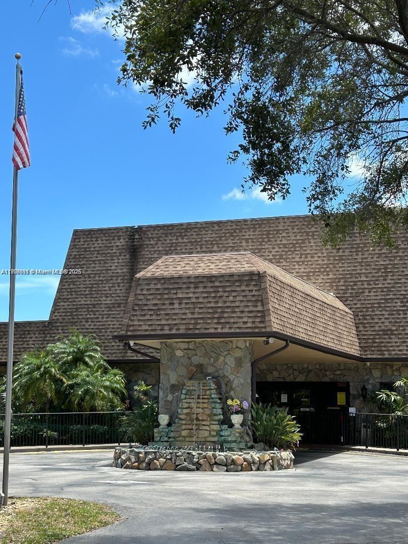 200 Berkley Rd #113, Hollywood FL 33024