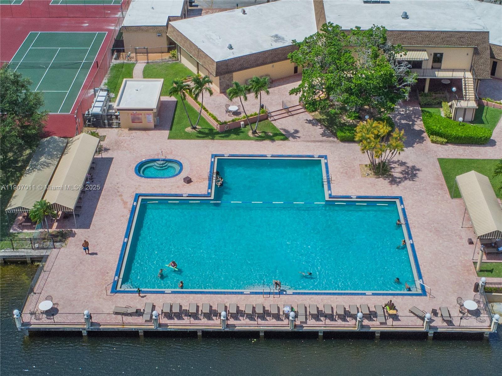 200 Berkley Rd #113, Hollywood FL 33024