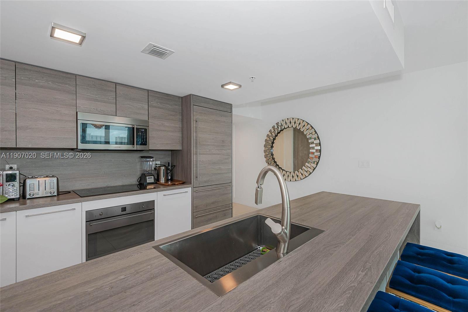 400 Sunny Isles Blvd #906, Sunny Isles Beach FL 33160