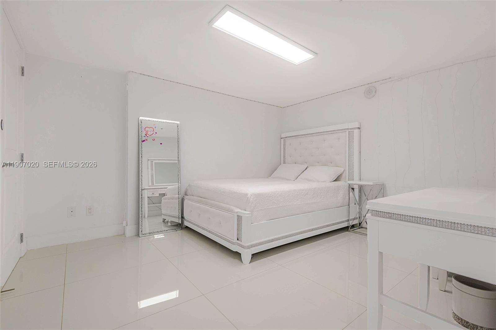 400 Sunny Isles Blvd #906, Sunny Isles Beach FL 33160
