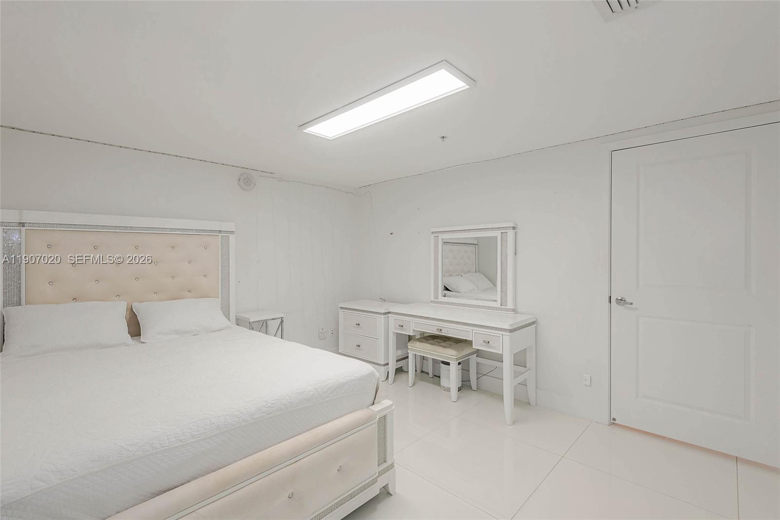 400 Sunny Isles Blvd #906, Sunny Isles Beach FL 33160