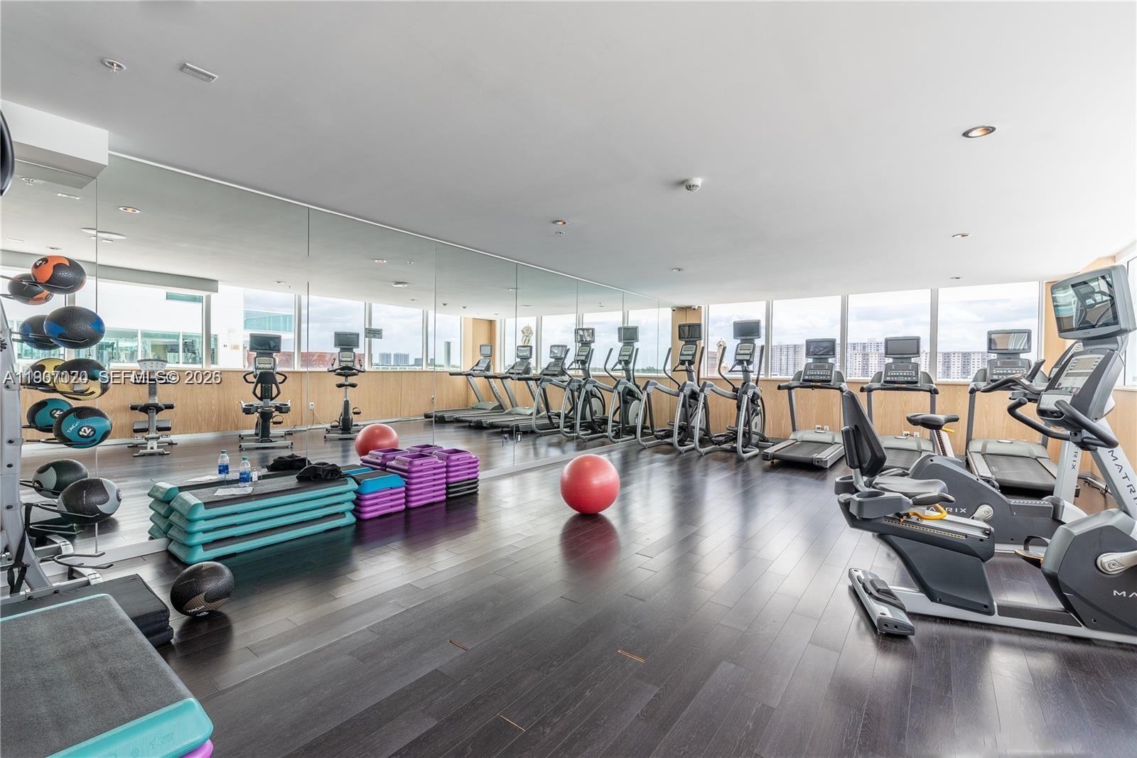 400 Sunny Isles Blvd #906, Sunny Isles Beach FL 33160