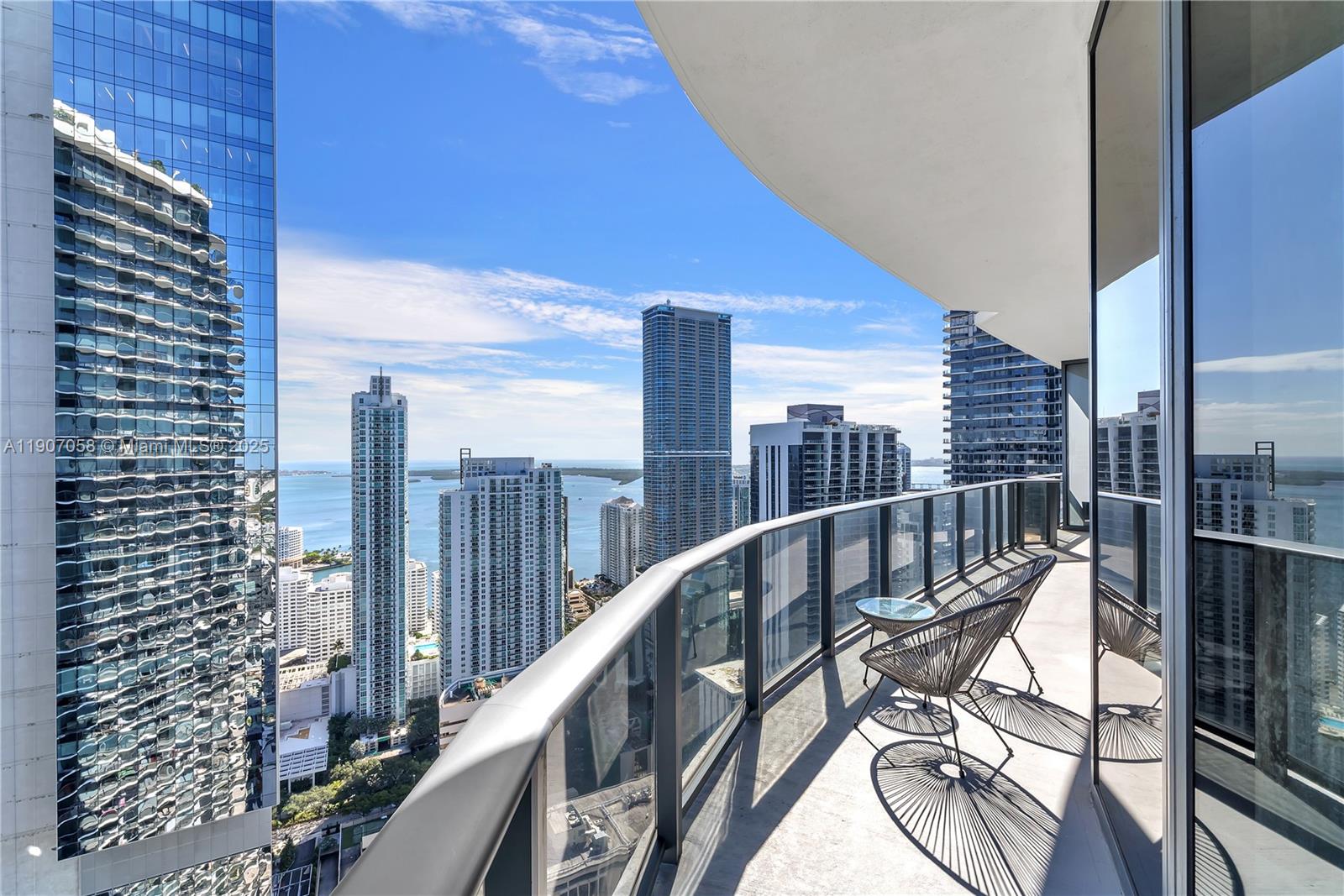 45 SW 9th St #4501, Miami FL 33130