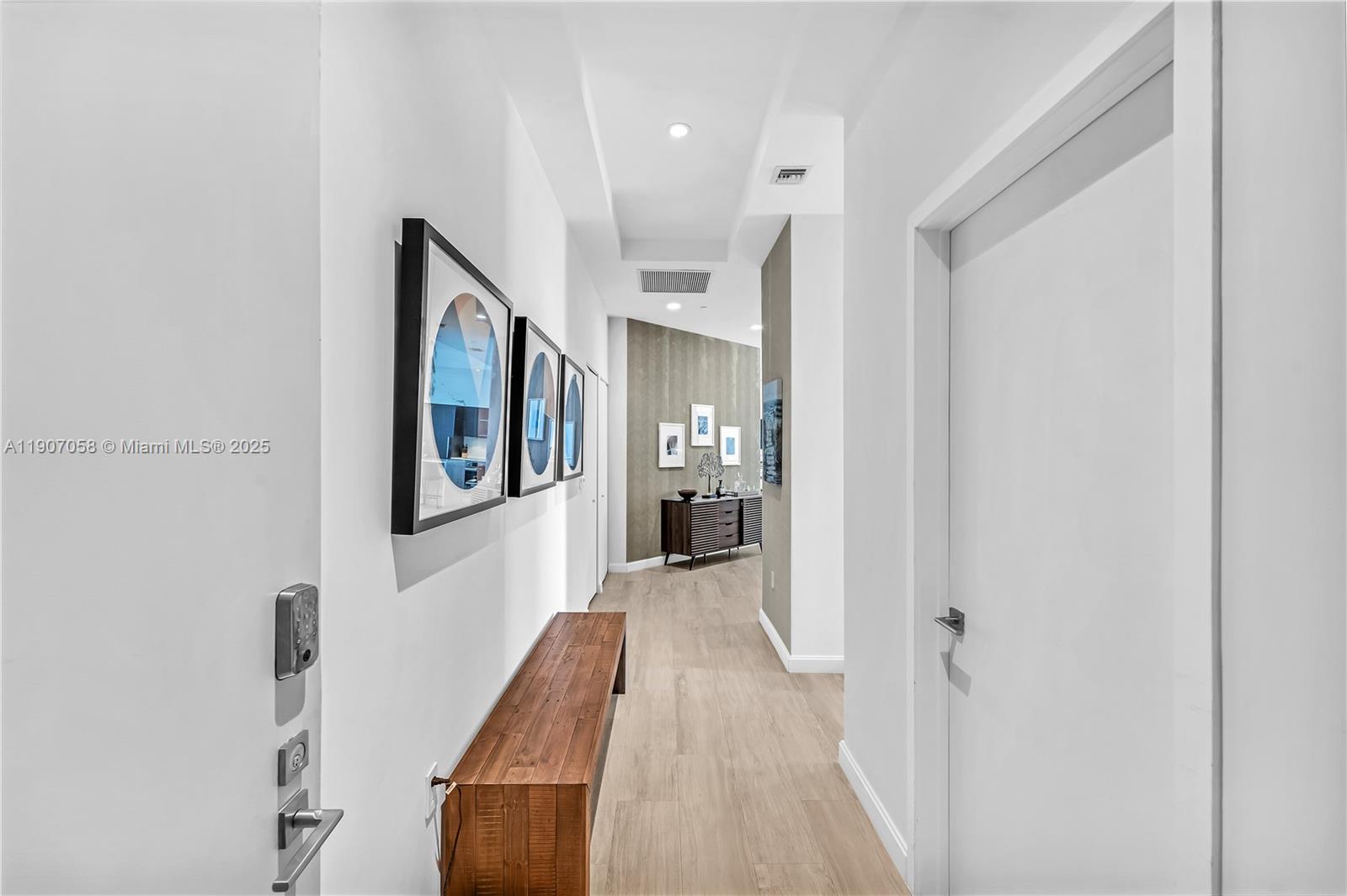 45 SW 9th St #4501, Miami FL 33130