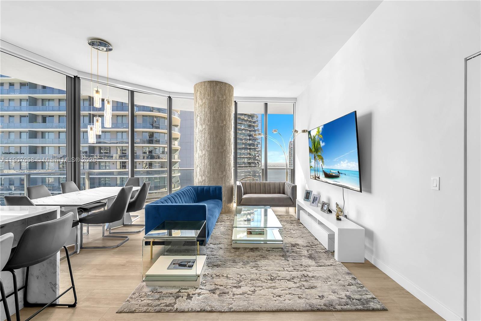 45 SW 9th St #4501, Miami FL 33130