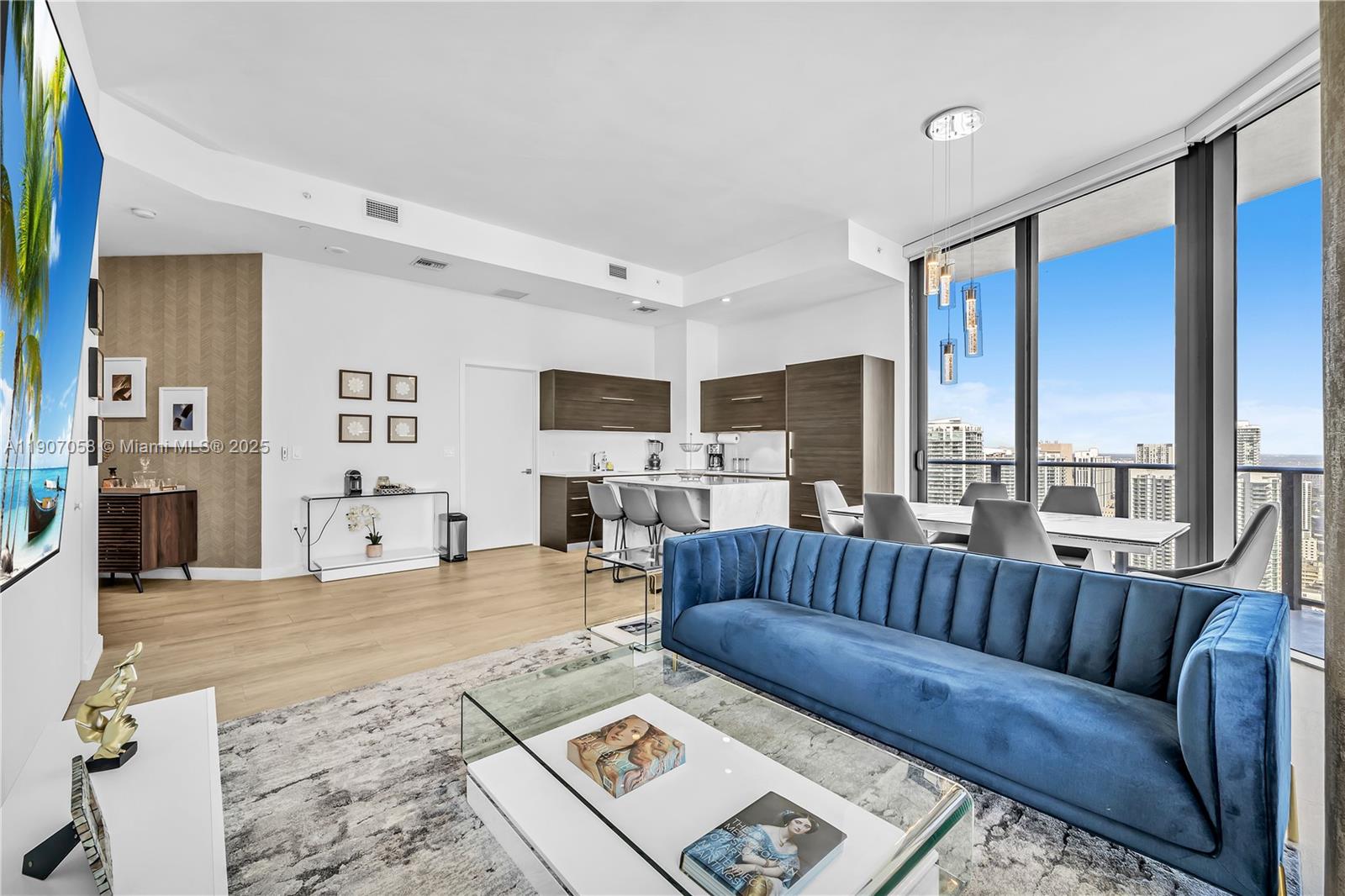 45 SW 9th St #4501, Miami FL 33130