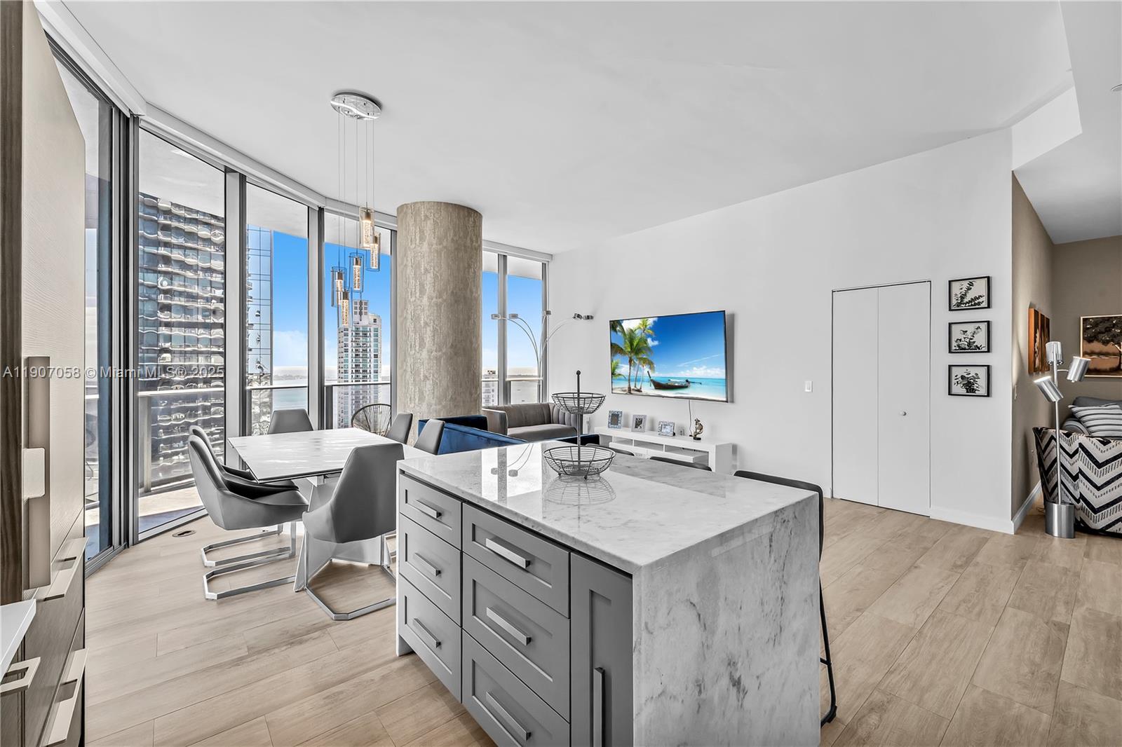 45 SW 9th St #4501, Miami FL 33130