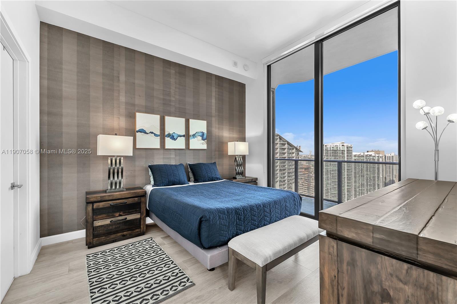 45 SW 9th St #4501, Miami FL 33130