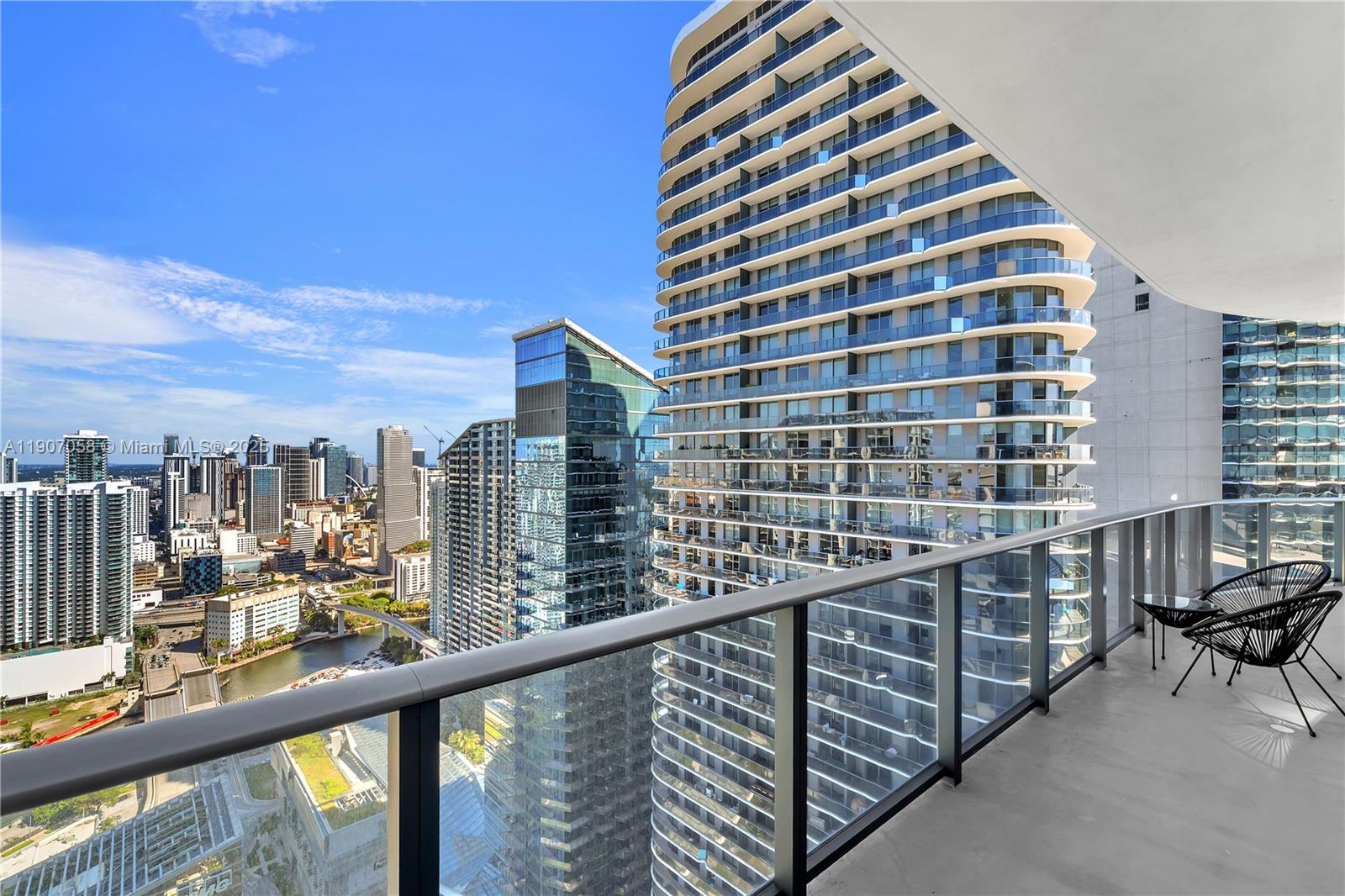 45 SW 9th St #4501, Miami FL 33130