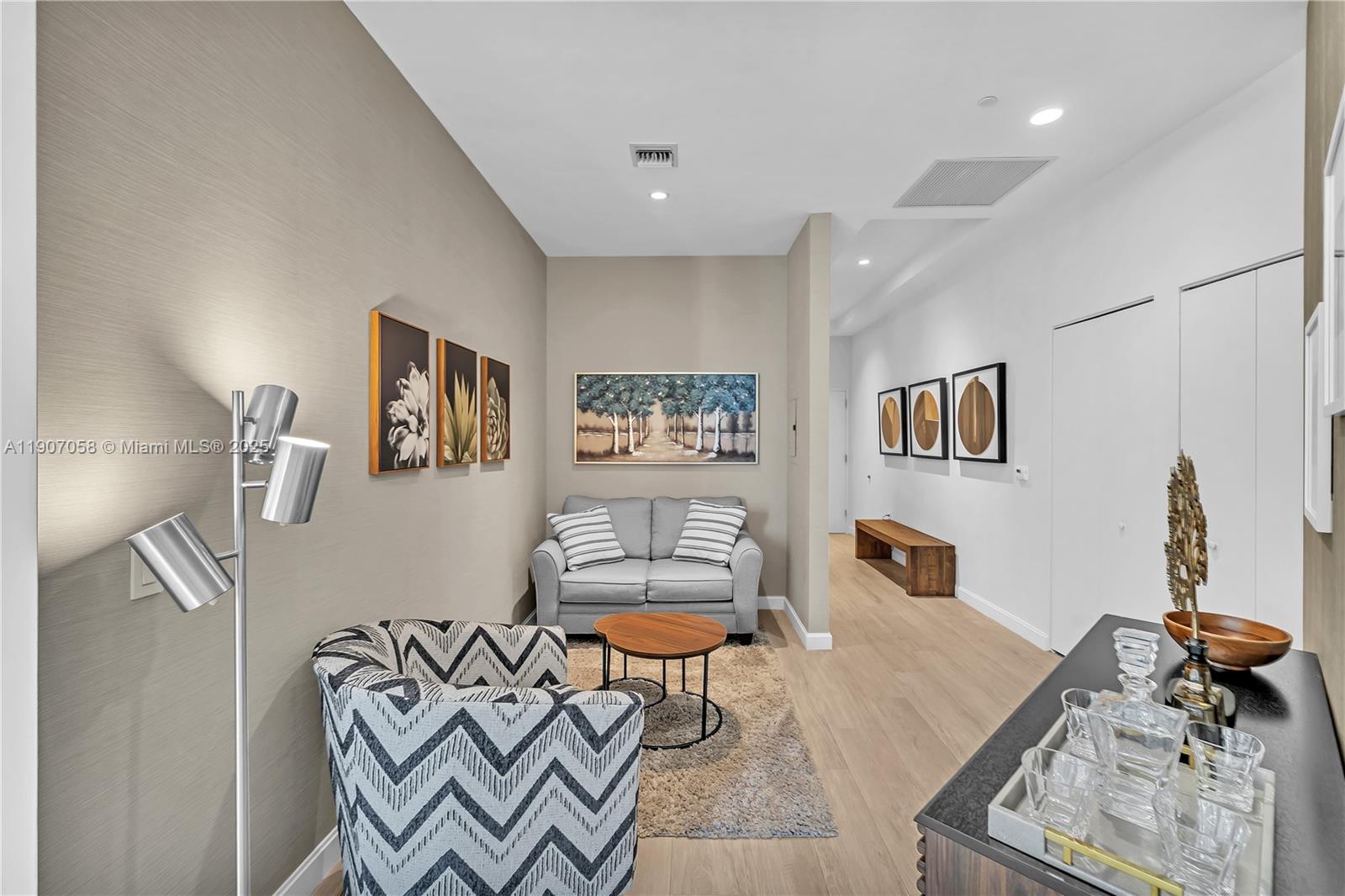 45 SW 9th St #4501, Miami FL 33130