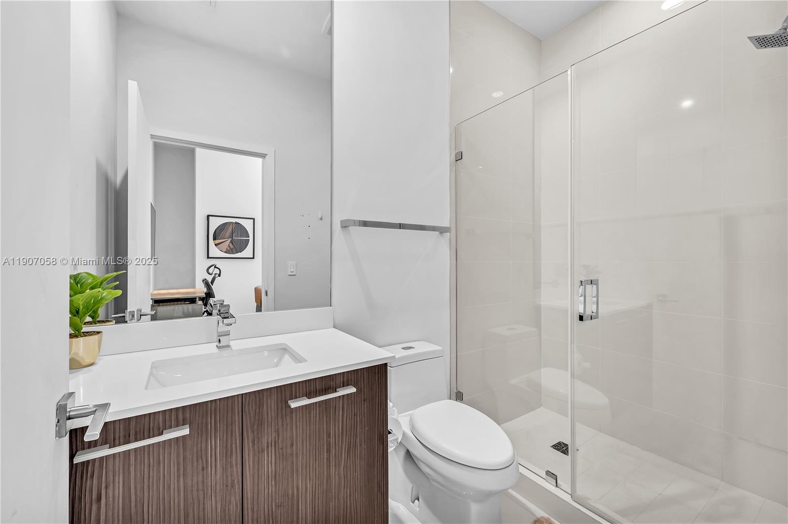45 SW 9th St #4501, Miami FL 33130