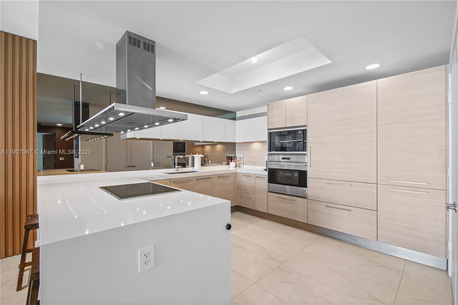17111 Biscayne Blvd #1805, North Miami Beach FL 33160