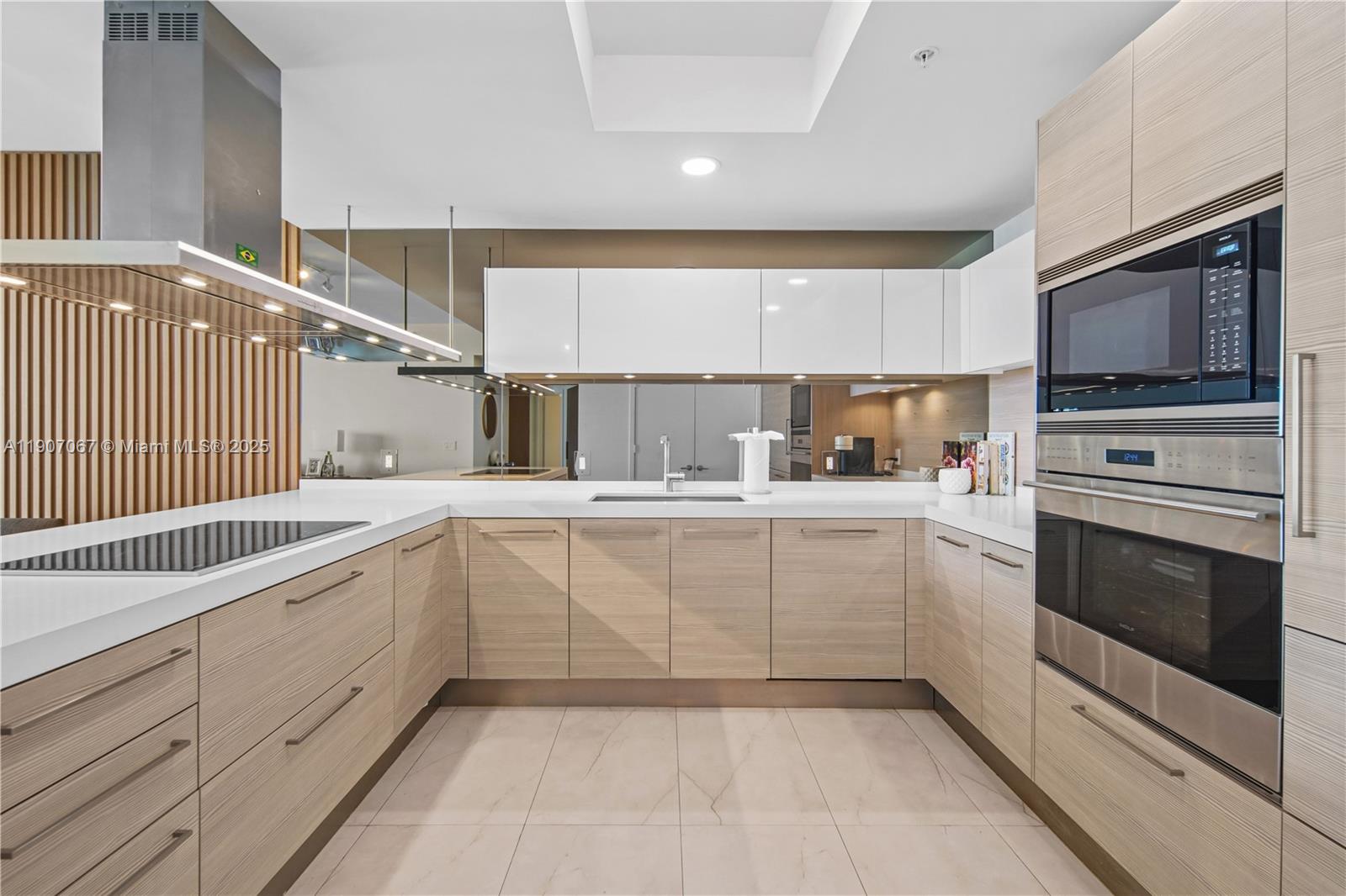 17111 Biscayne Blvd #1805, North Miami Beach FL 33160