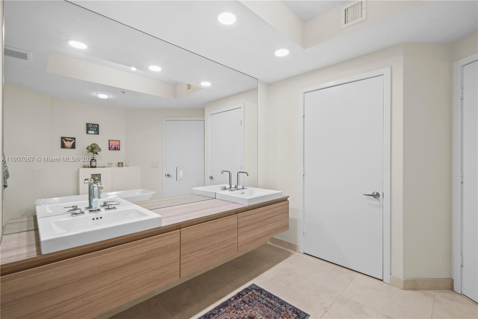 17111 Biscayne Blvd #1805, North Miami Beach FL 33160