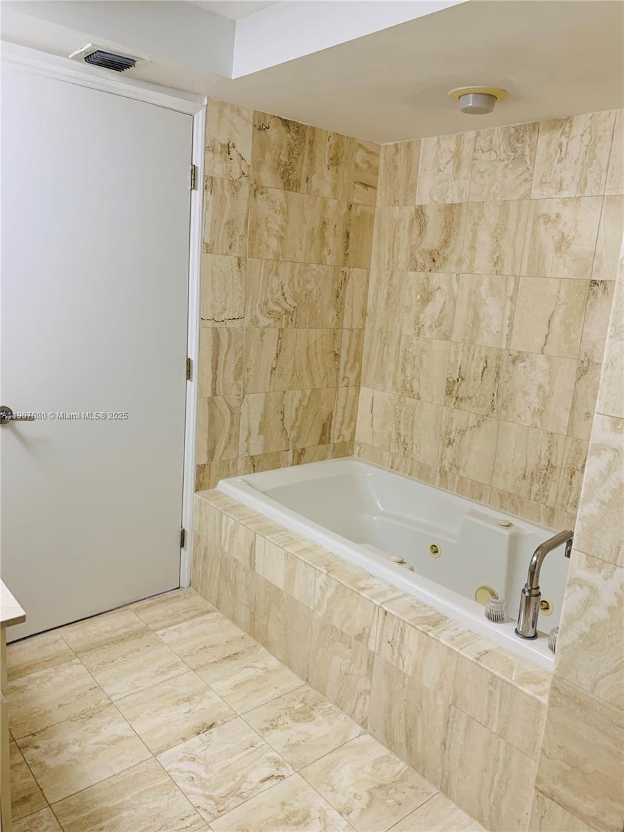 1800 Sunset Harbour Dr #1505, Miami Beach FL 33139