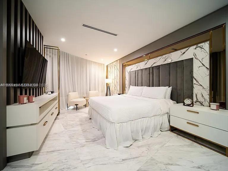 851 NE 1st Ave #4811, Miami FL 33132