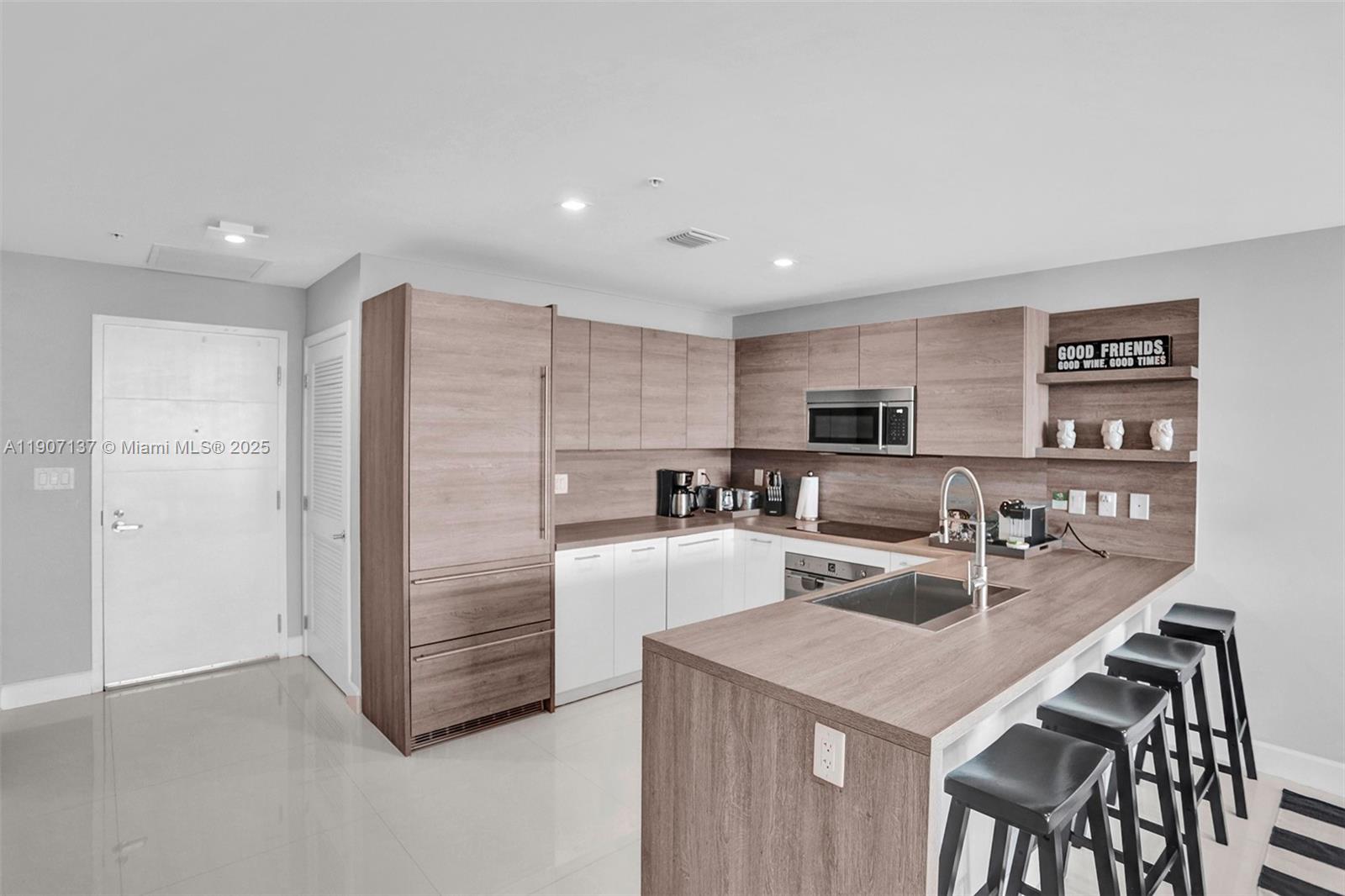 400 Sunny Isles Blvd #2021, Sunny Isles Beach FL 33160
