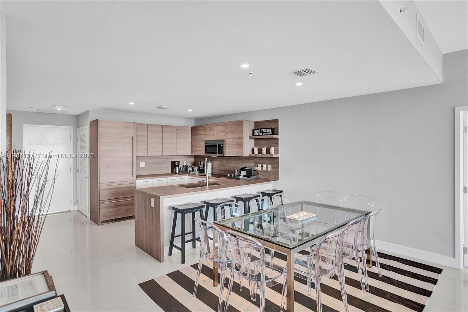 400 Sunny Isles Blvd #2021, Sunny Isles Beach FL 33160