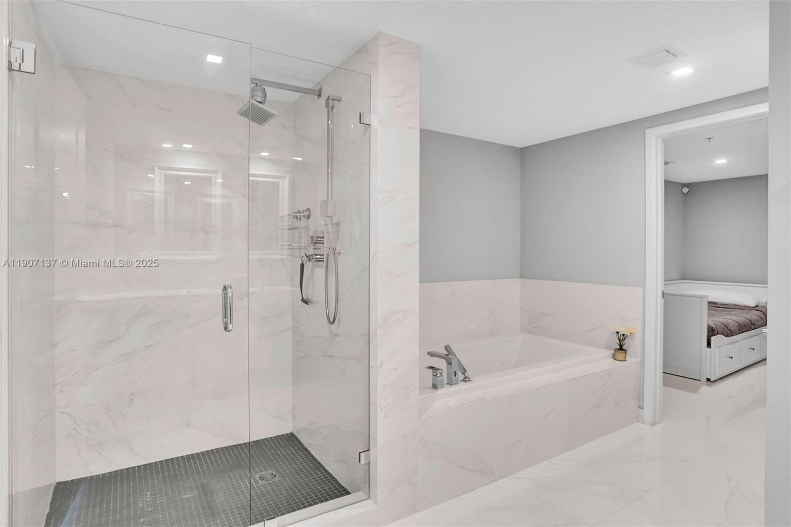 400 Sunny Isles Blvd #2021, Sunny Isles Beach FL 33160