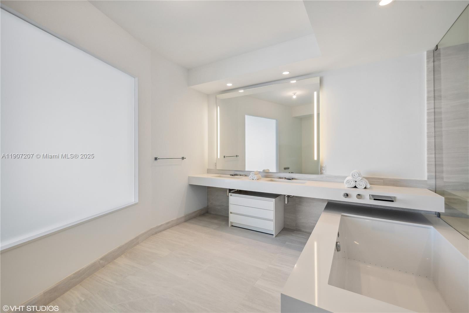 18555 Collins Ave #1101, Sunny Isles Beach FL 33160