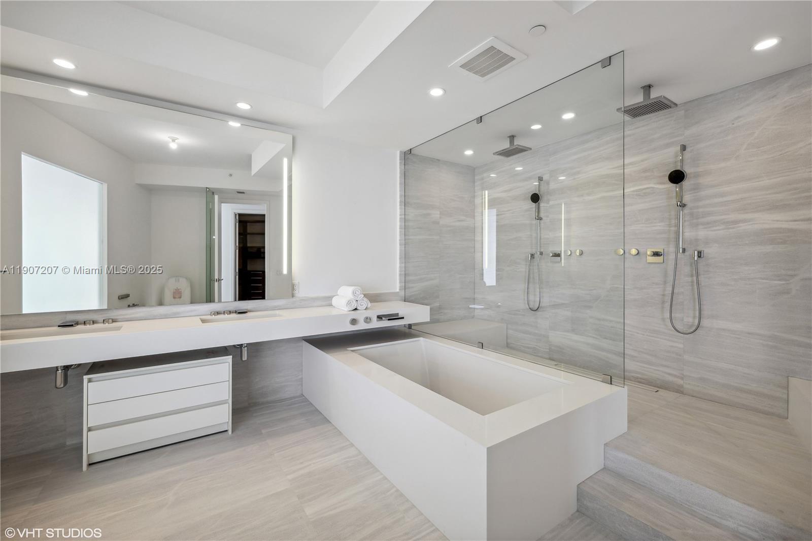 18555 Collins Ave #1101, Sunny Isles Beach FL 33160