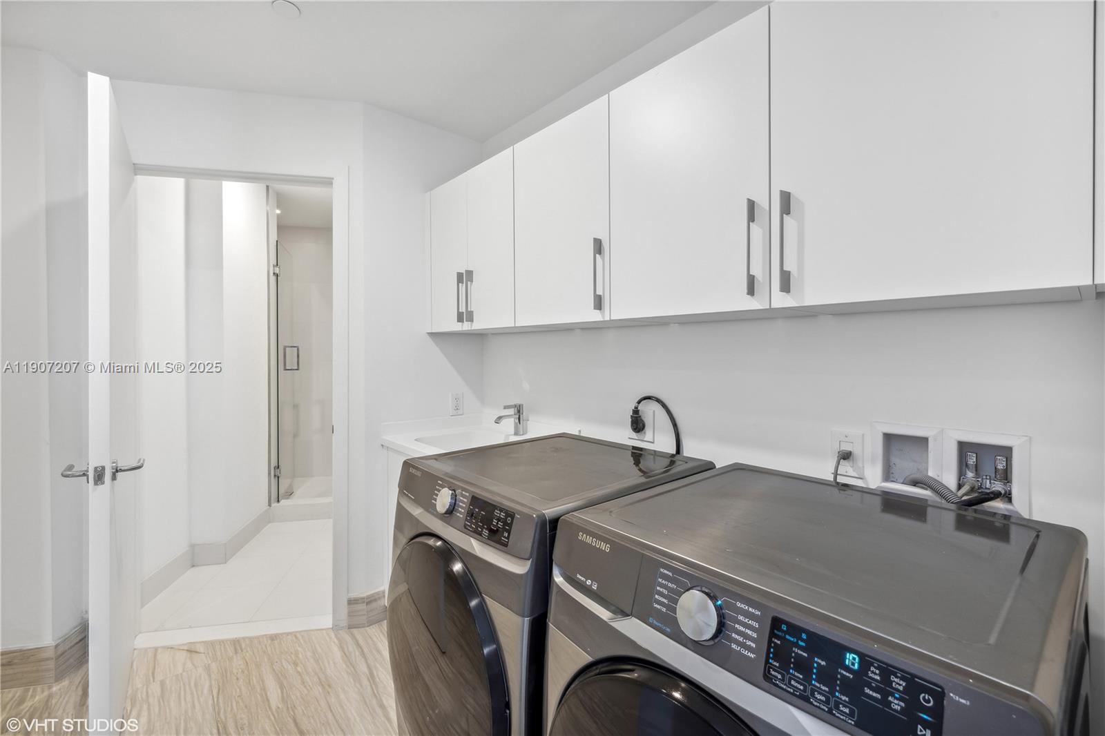 18555 Collins Ave #1101, Sunny Isles Beach FL 33160