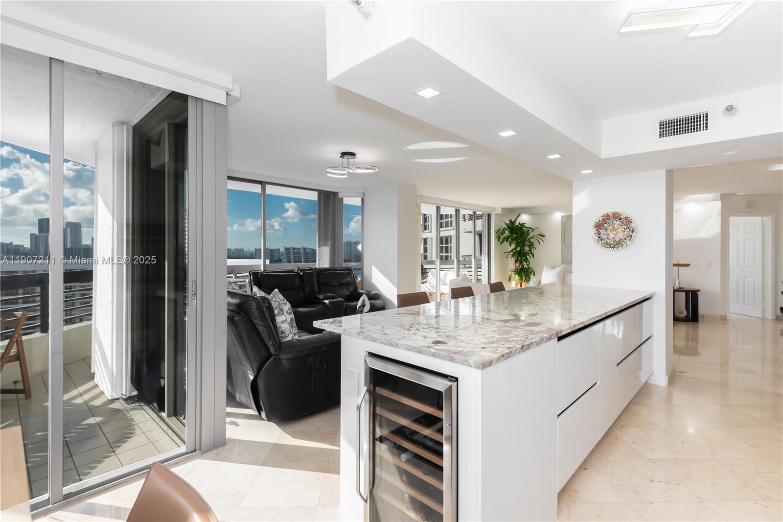 3500 Mystic Pointe Dr #2206, Aventura FL 33180