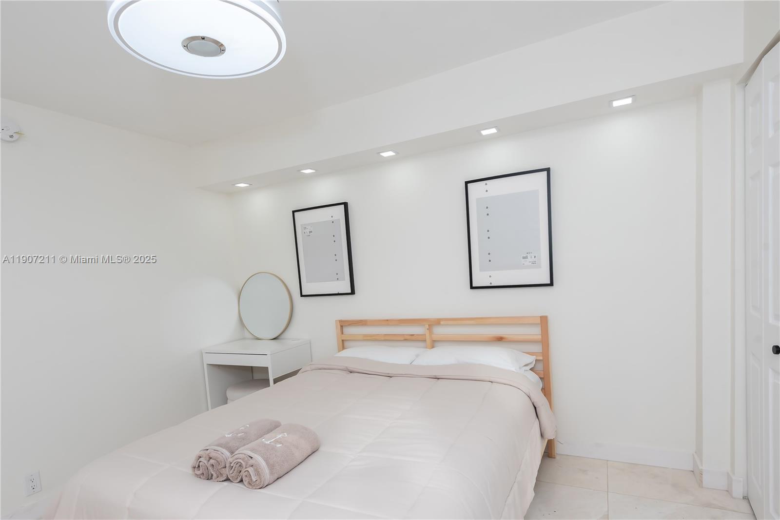 3500 Mystic Pointe Dr #2206, Aventura FL 33180