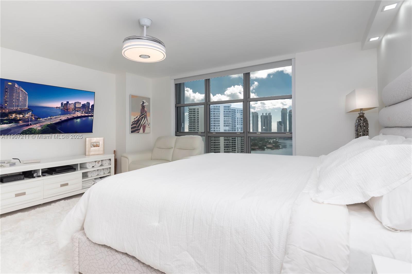 3500 Mystic Pointe Dr #2206, Aventura FL 33180