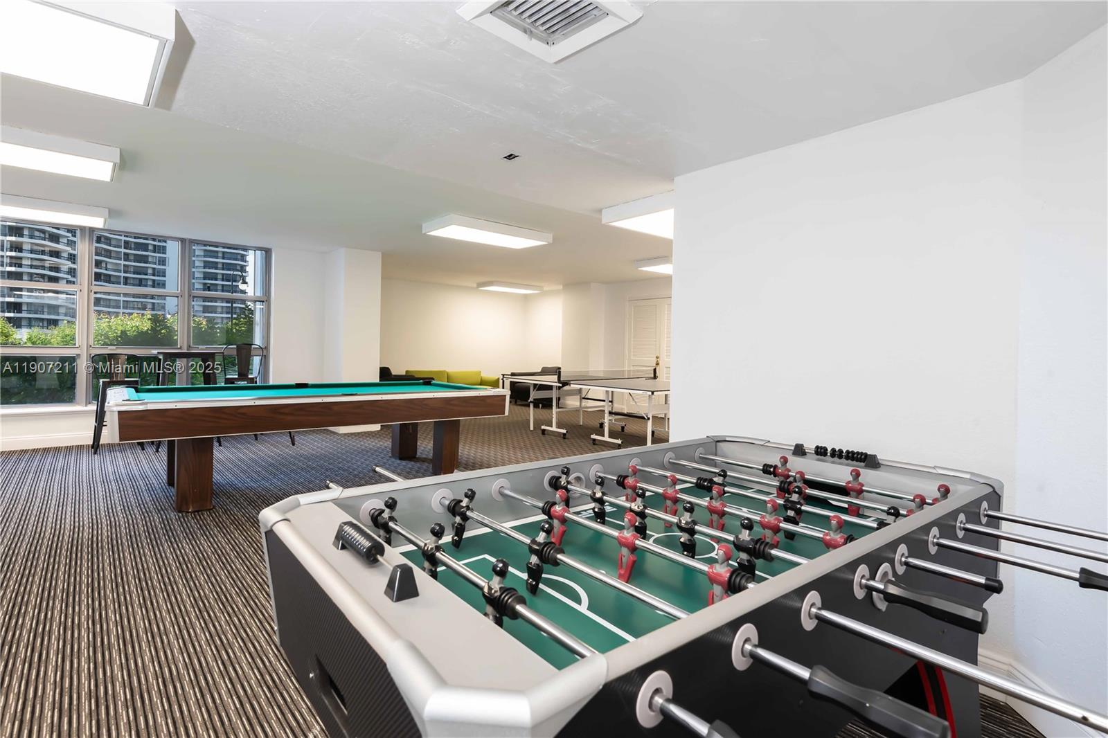 3500 Mystic Pointe Dr #2206, Aventura FL 33180