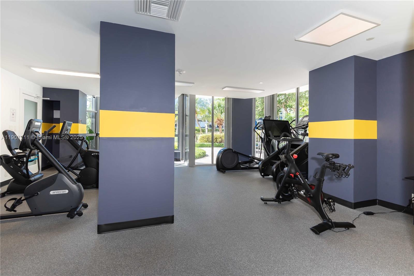 3500 Mystic Pointe Dr #2206, Aventura FL 33180