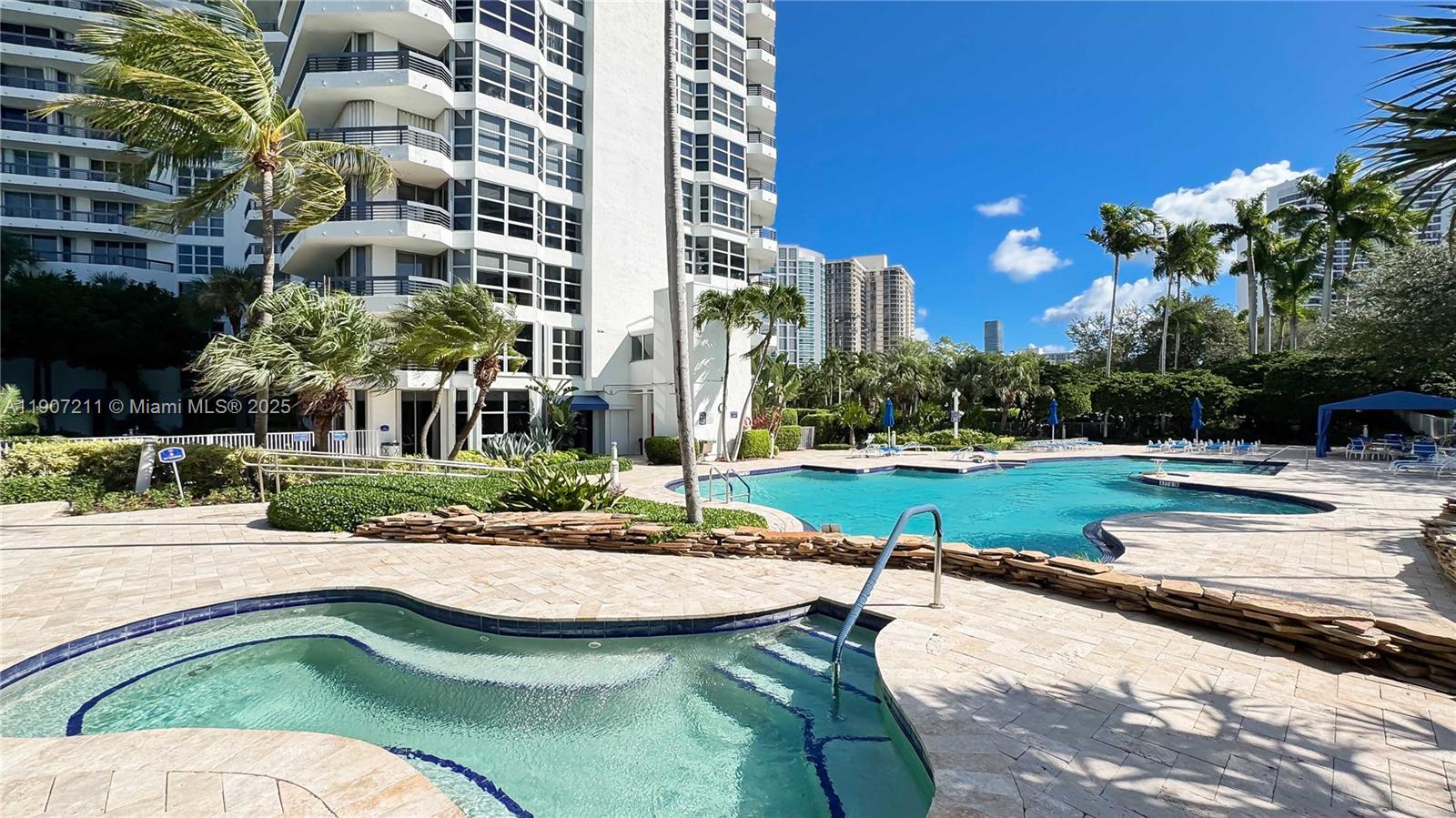 3500 Mystic Pointe Dr #2206, Aventura FL 33180