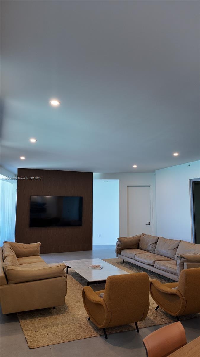 18555 Collins Ave #905, Sunny Isles Beach FL 33160