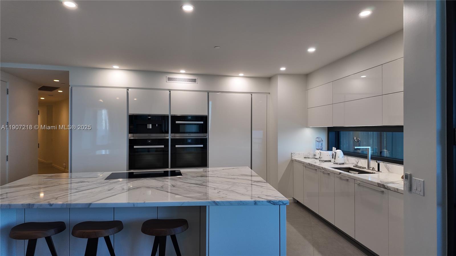 18555 Collins Ave #905, Sunny Isles Beach FL 33160