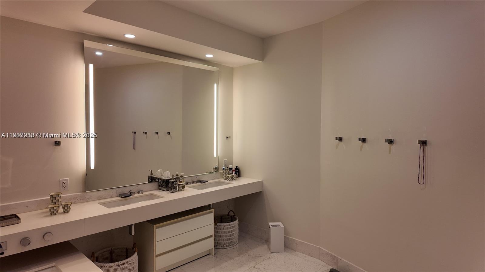 18555 Collins Ave #905, Sunny Isles Beach FL 33160