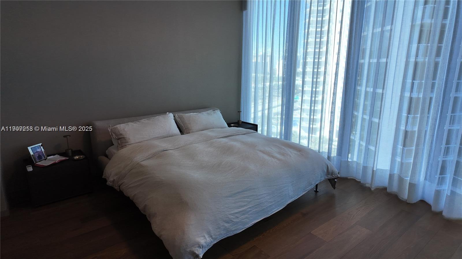 18555 Collins Ave #905, Sunny Isles Beach FL 33160