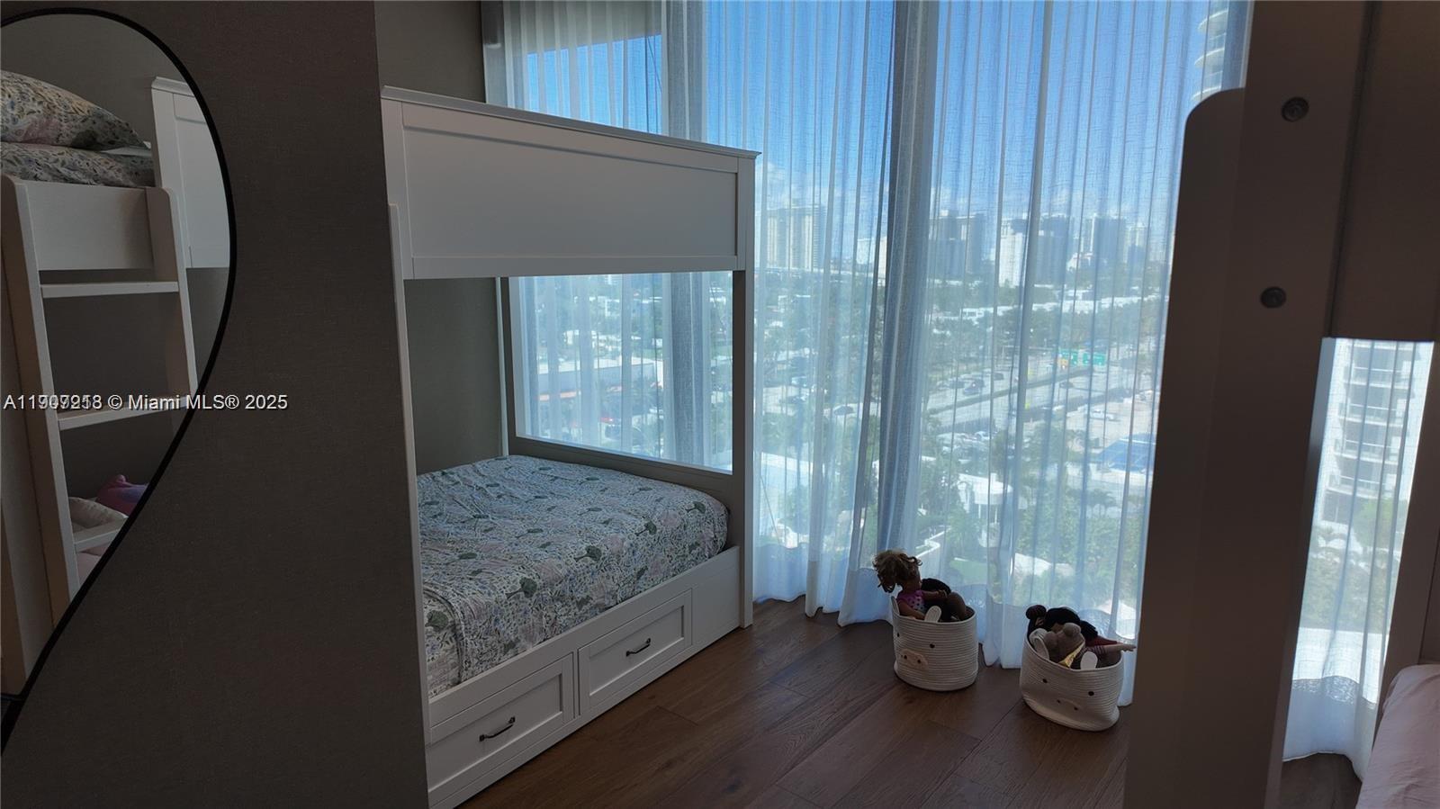 18555 Collins Ave #905, Sunny Isles Beach FL 33160