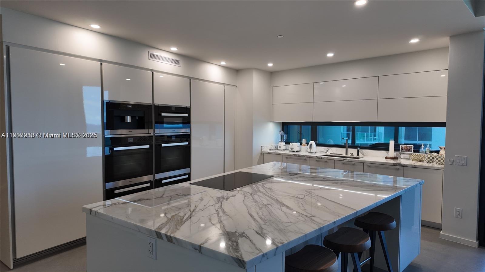 18555 Collins Ave #905, Sunny Isles Beach FL 33160