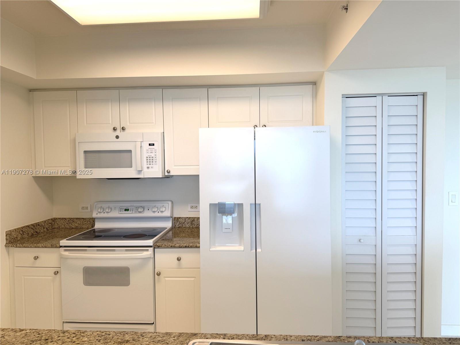 19501 W Country Club Dr #1410, Aventura FL 33180