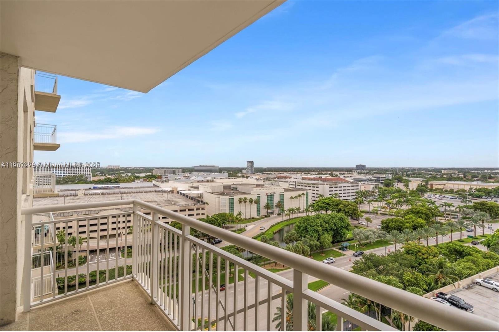 19501 W Country Club Dr #1410, Aventura FL 33180