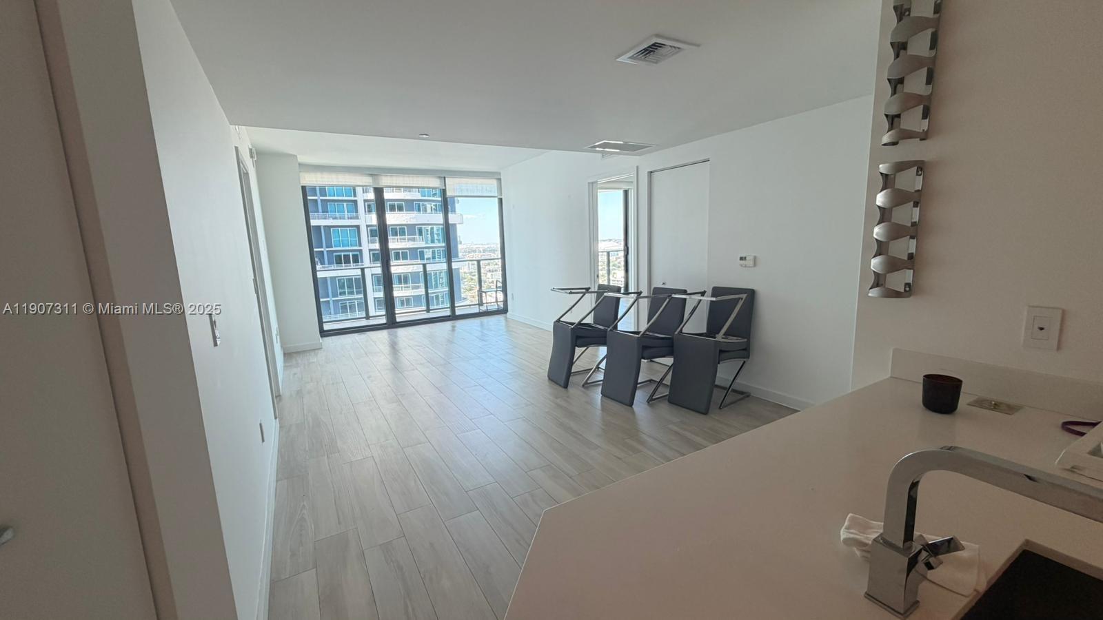 1300 S Miami Ave #3809, Miami FL 33130