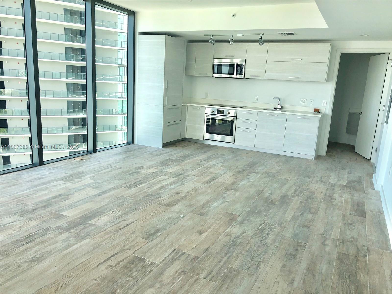 650 NE 32 #2008, Miami FL 33137