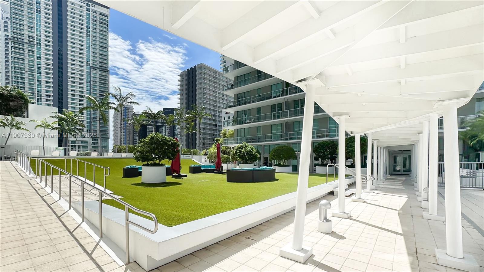 79 SW 12th St #3111-S, Miami FL 33130