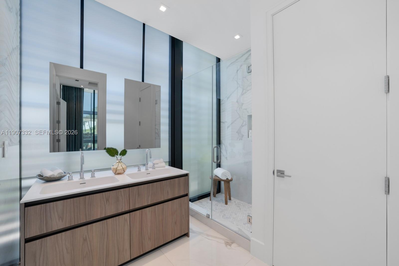 7845 Atlantic Way, Miami Beach FL 33141
