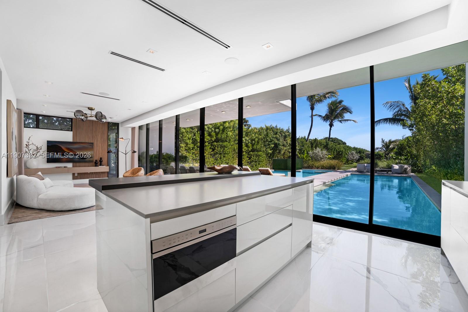 7845 Atlantic Way, Miami Beach FL 33141