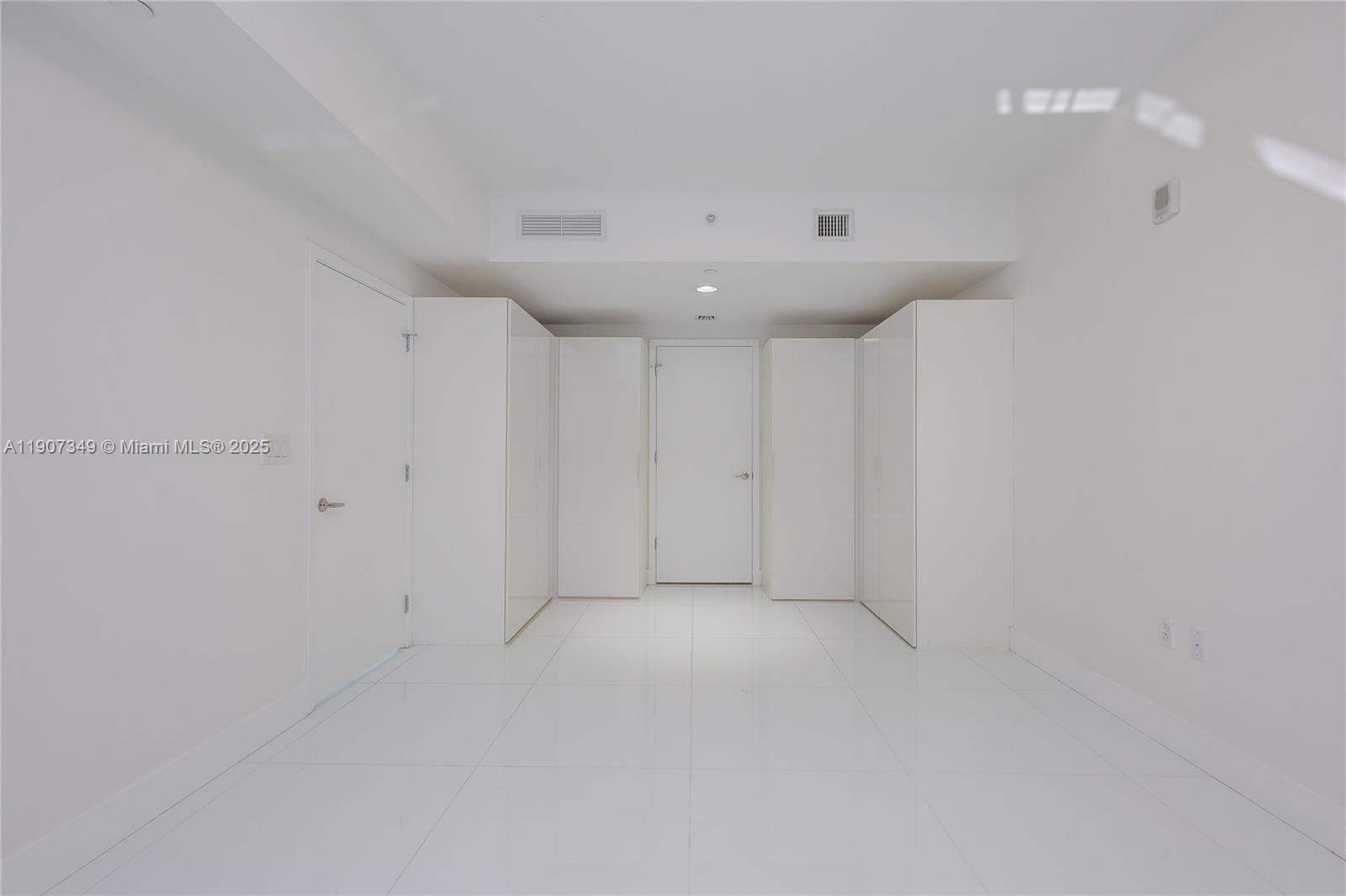 1010 Brickell Ave #3302, Miami FL 33131
