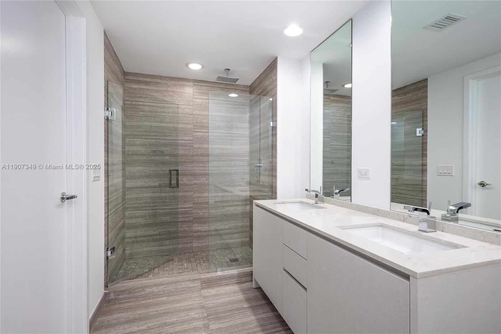 1010 Brickell Ave #3302, Miami FL 33131