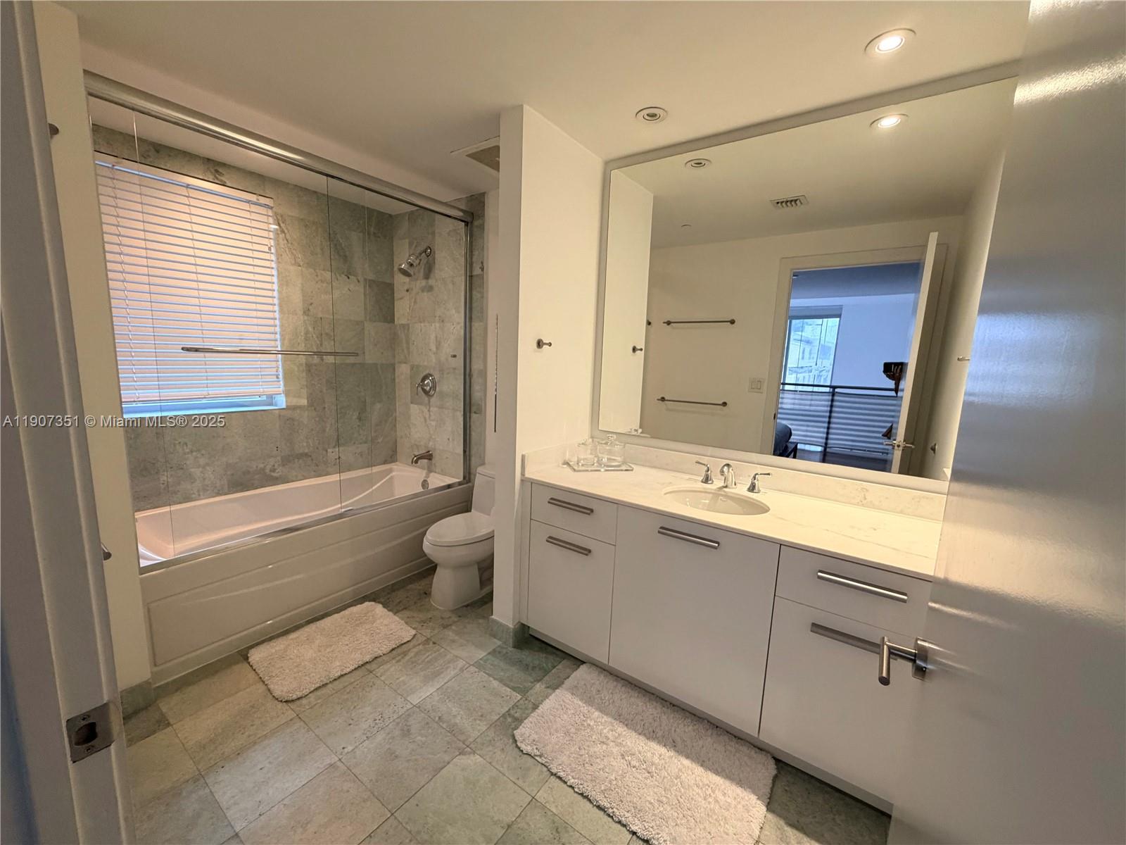 1060 Brickell Ave #613, Miami FL 33131