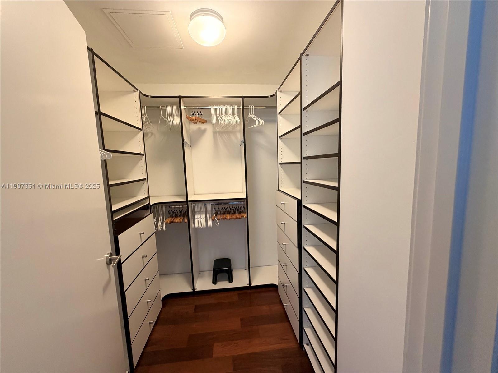 1060 Brickell Ave #613, Miami FL 33131